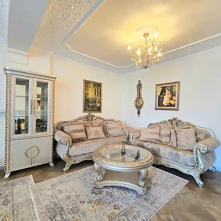 Central Modern And Classic Apartment *